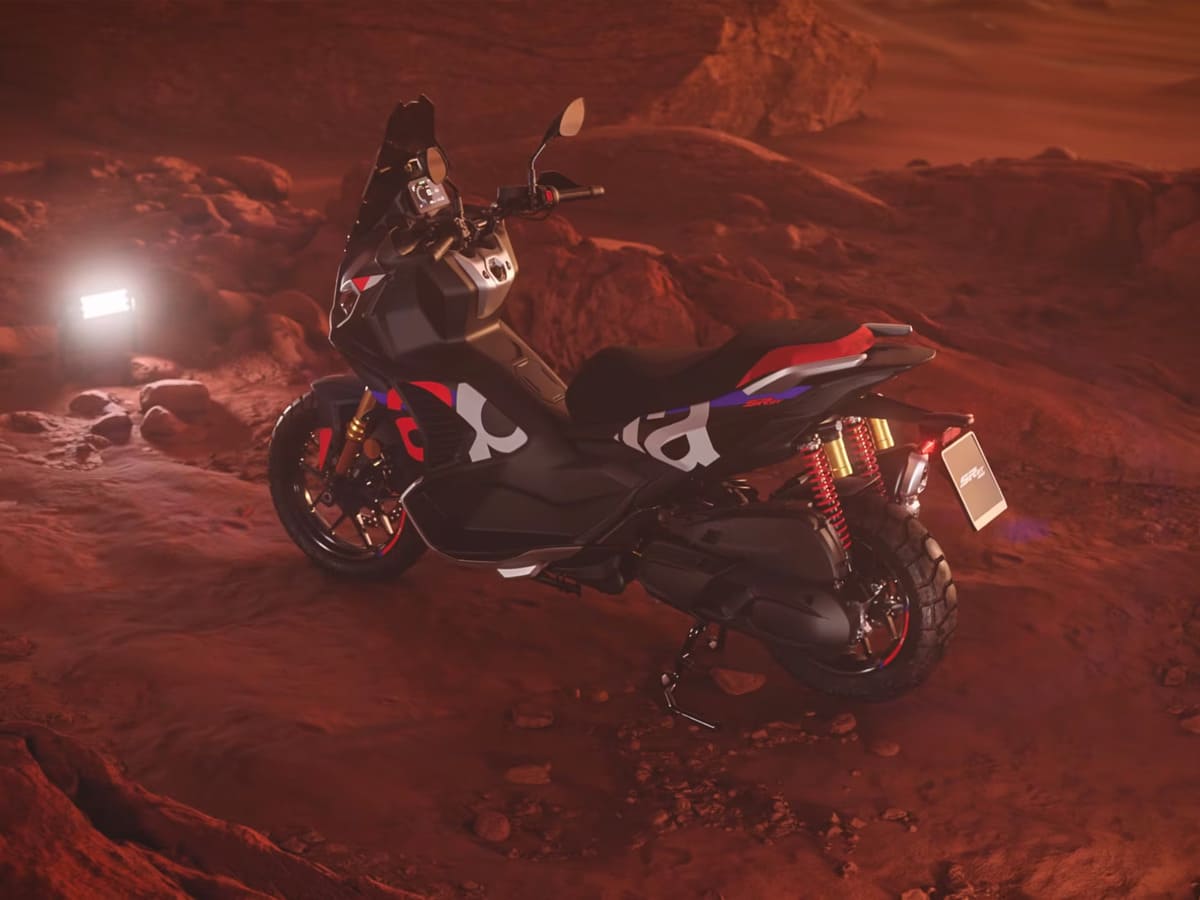 2026 Aprilia SR GT 400