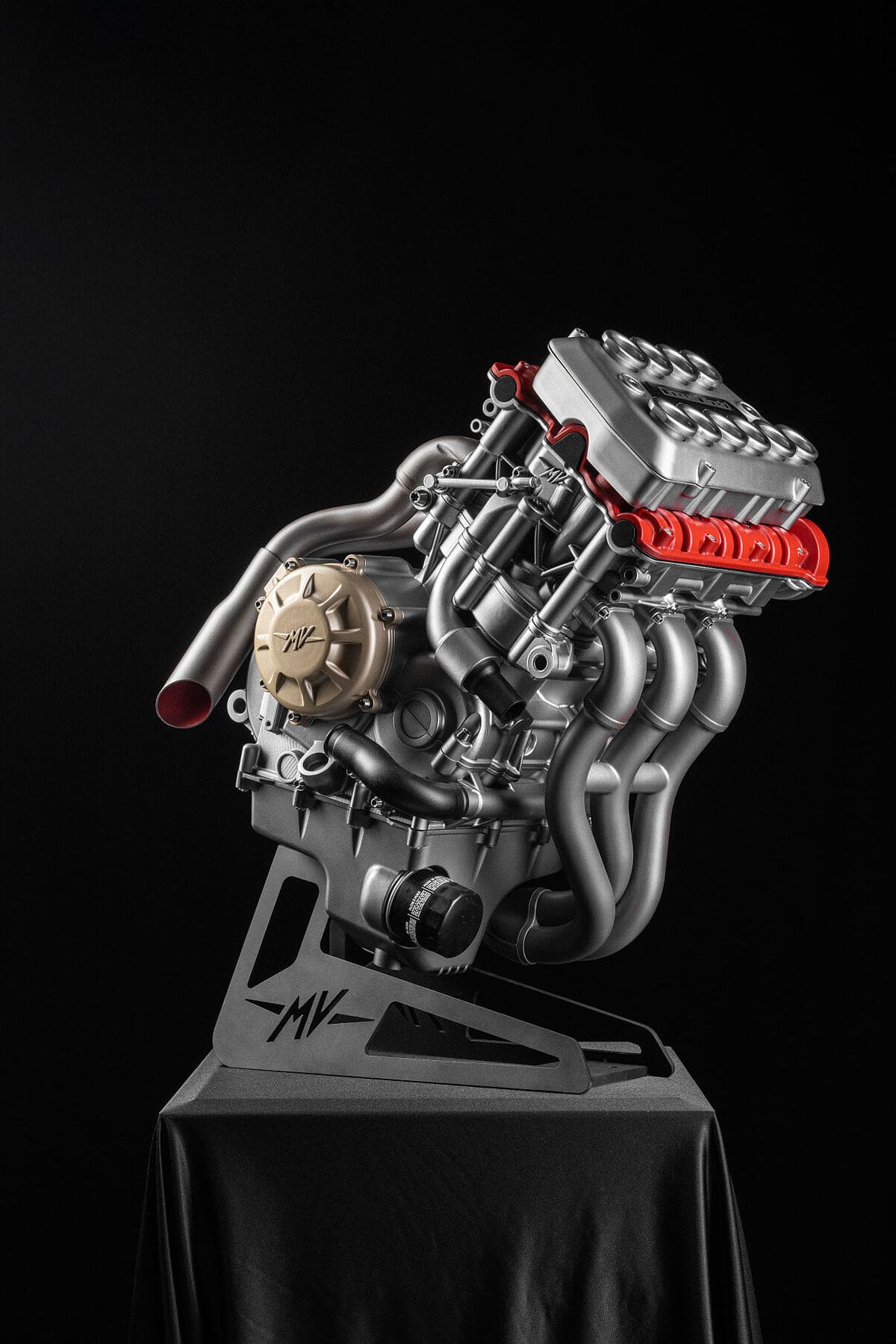 MV Agusta เปิดตัว เครื่องยนต์ 5 สูบเรียง 240 แรงม้า
