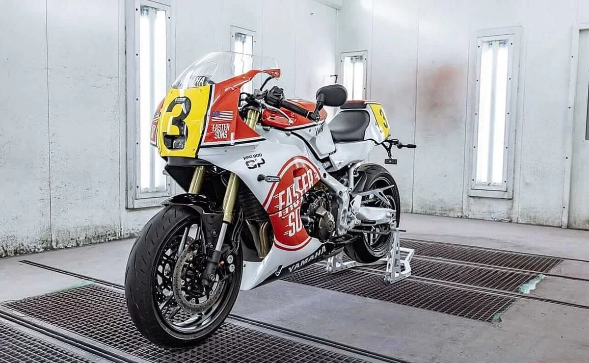 Yamaha XSR900 GP Mamola